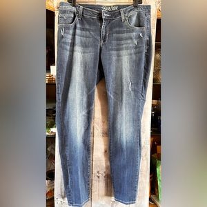 EUC OLD NAVY ROCKSTARS JEANS REGULAR LENGTH